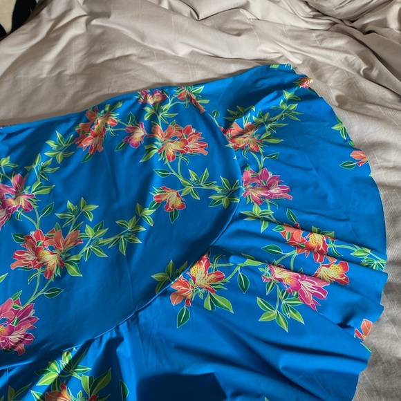 Tommy Bahama Flounce Skirt. - Picture 3 of 9